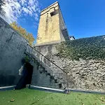 A L'ombre De La Tour Апартаменты *