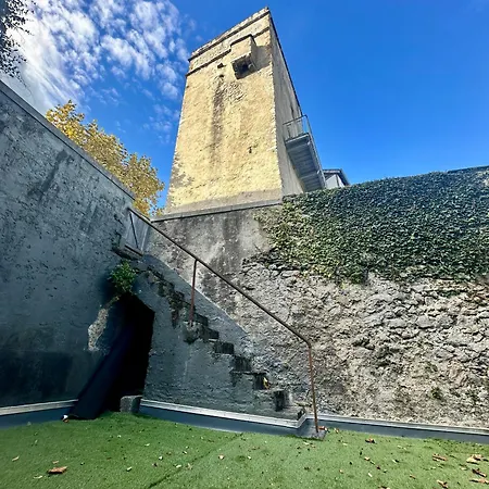 A L'ombre De La Tour Lägenhet *