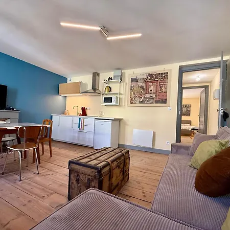 A L'ombre De La Tour Lägenhet *