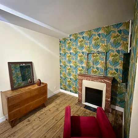 A L'ombre De La Tour * Λούρδη