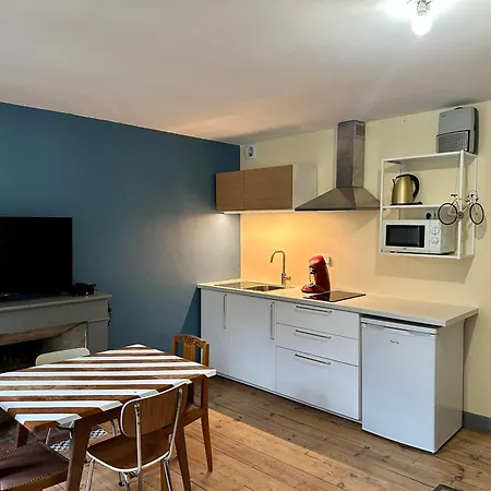 A L'ombre De La Tour Διαμέρισμα