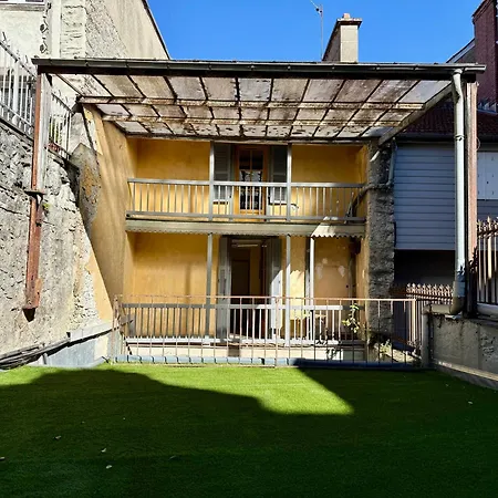 A L'ombre De La Tour Διαμέρισμα *