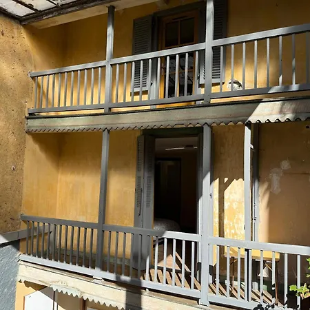 Διαμέρισμα A L'ombre De La Tour