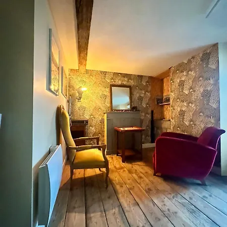 A L'ombre De La Tour Апартаменты Лурд