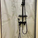 A L'ombre De La Tour * ルルド