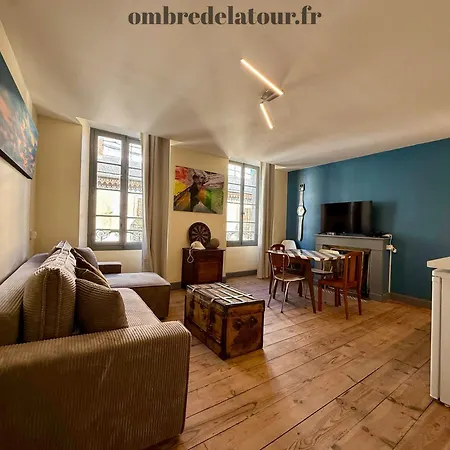 A L'ombre De La Tour * Lourdes