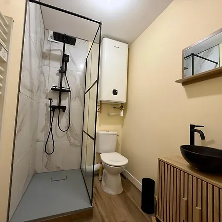 Daire A L'ombre De La Tour *