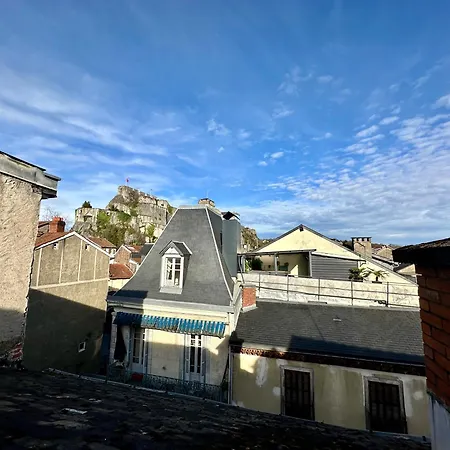 A L'ombre De La Tour Daire