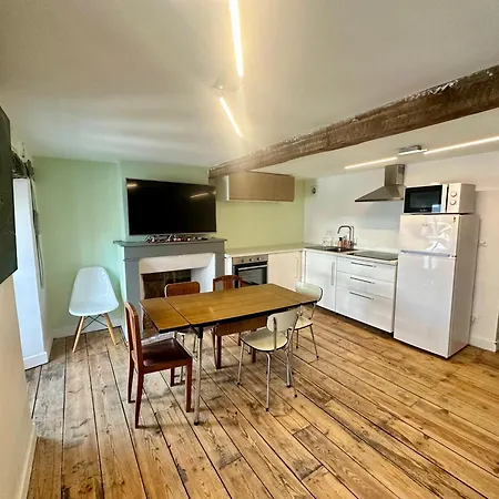 Daire A L'ombre De La Tour Lourdes