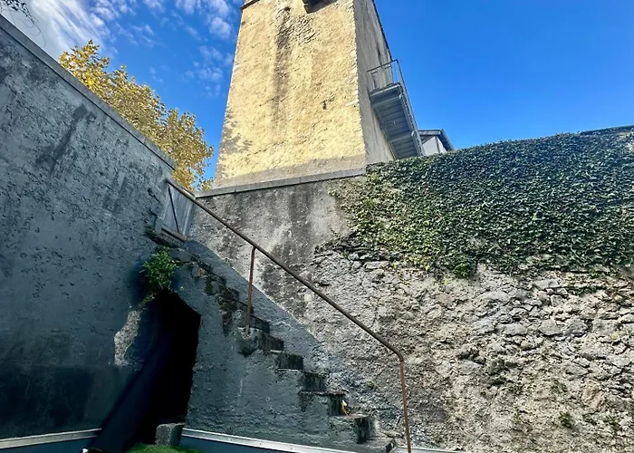 A L'ombre De La Tour Apartmán *