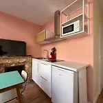 A L'ombre De La Tour Apartamento